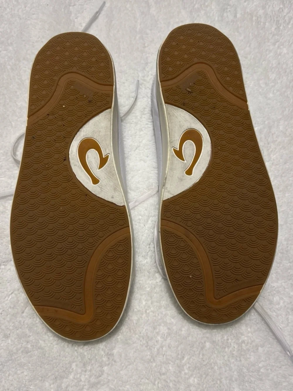 OluKai sleek low